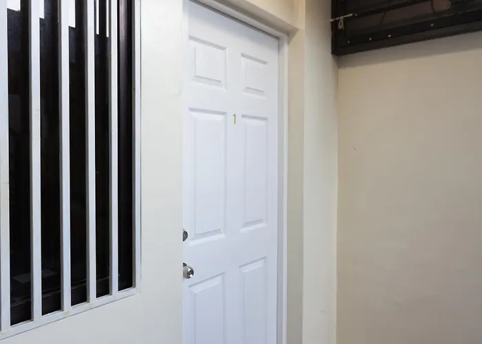 Cozy Modern Near Maginhawa & Katipunan Apartment Manila